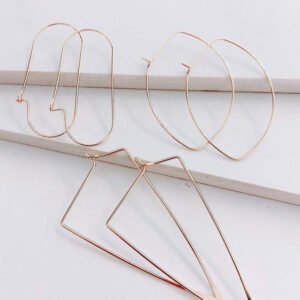 23897 AROS SHINES GOLD | LUCY & SKY